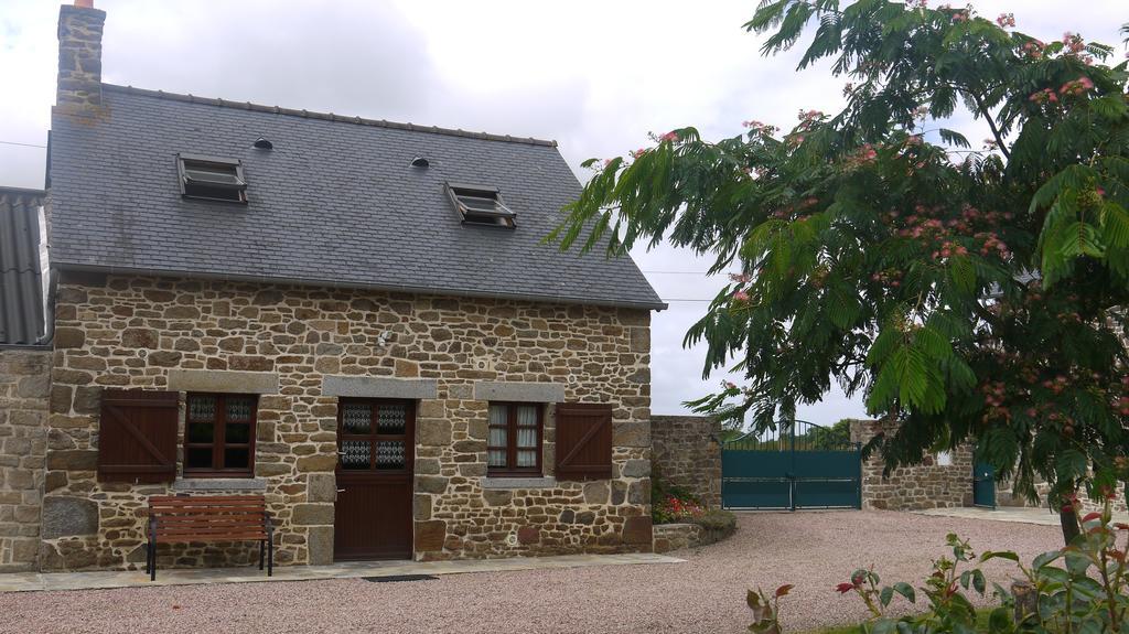 Gite Les Sageais Hotel Baguer-Morvan Buitenkant foto